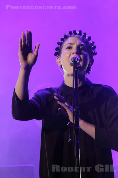 WOMAN'S HOUR - 2014-02-15 - PARIS - Le Trianon - 